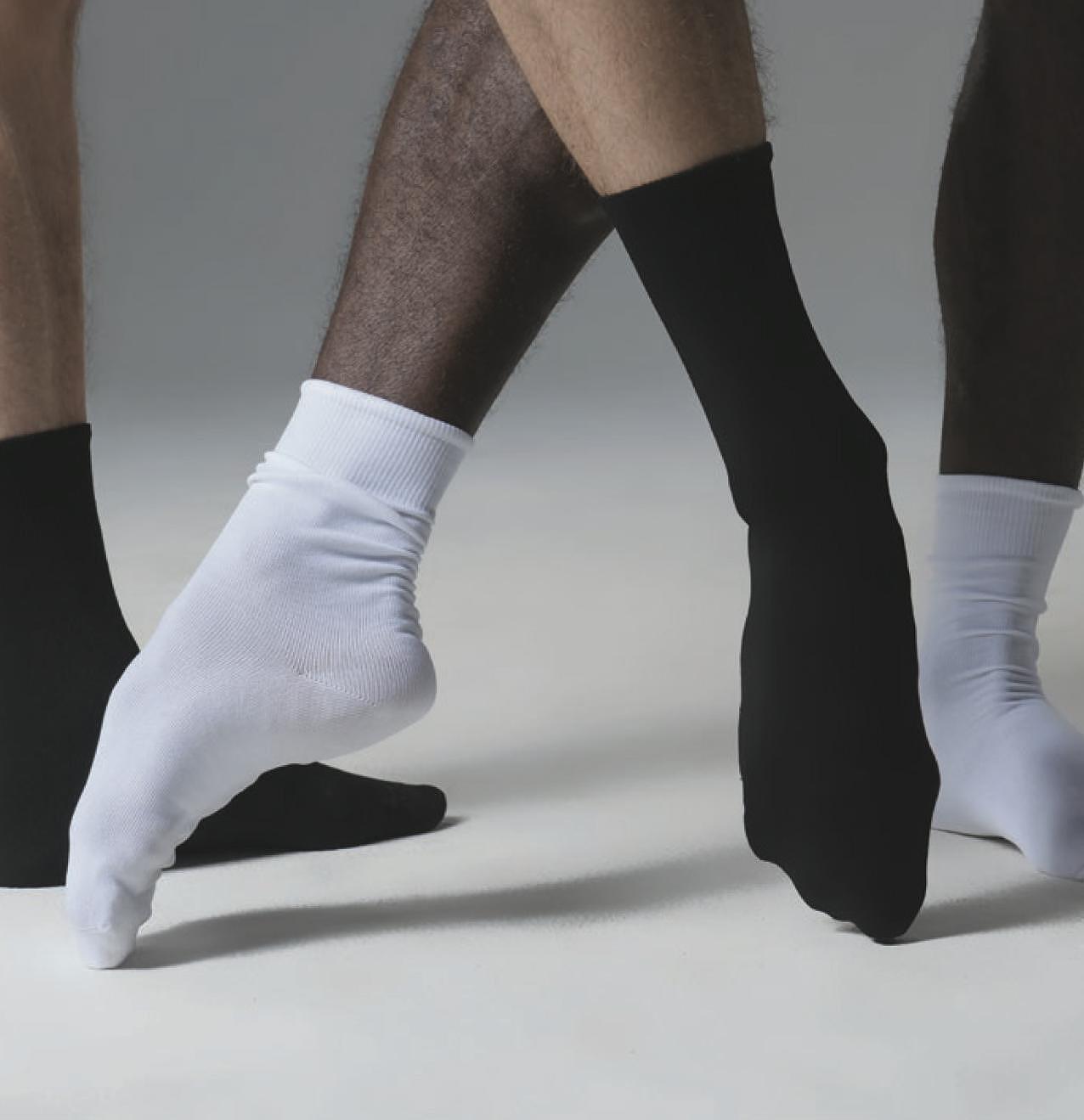 Socks, Cora